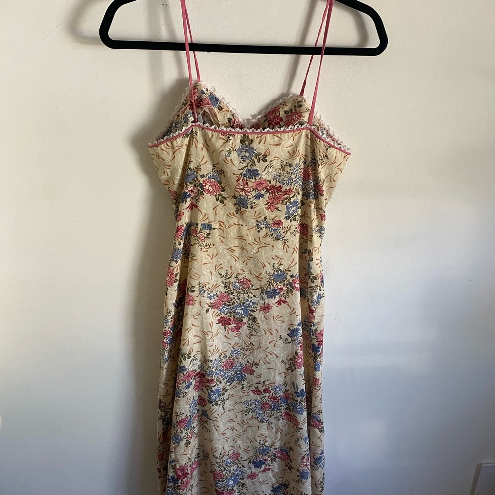 Vintage Feminine Floral Button Up Dress With Lace Trim‎ - Picture 4 of 8